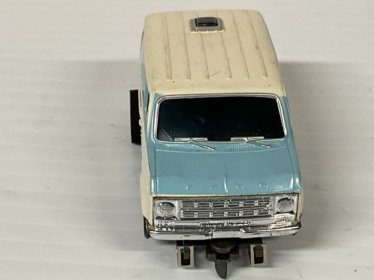 Aurora AFX magnatraction Ford Street Van White/Blue  | 1943 | Aurora - AFX