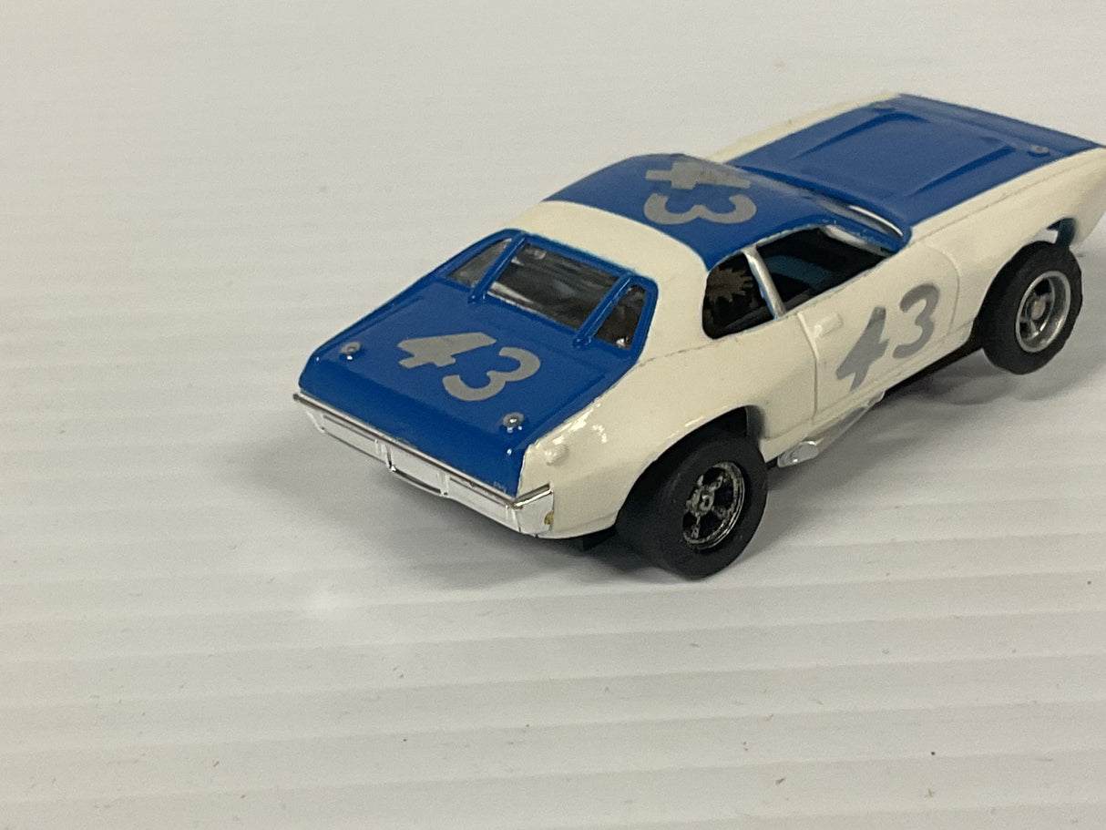 Aurora AFX non-magnatraction Plyouth Road Runner Stock Car Blue #43 (B) | 1762 | Aurora - AFX