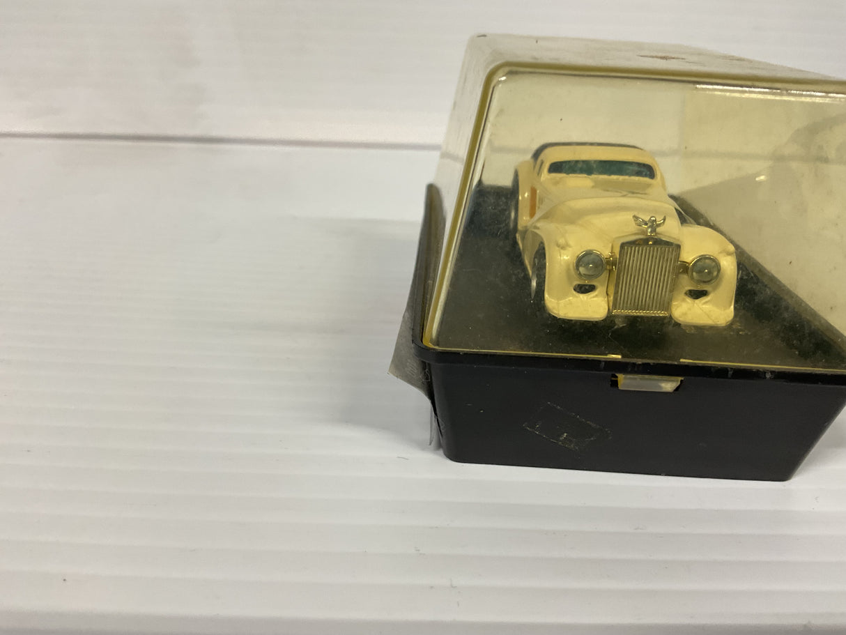 Aurora AFX non-magnatraction Roarin Rolls "Golden Ghost" | 1751 | Aurora - AFX