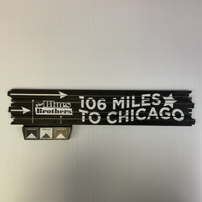 Blues Brothers 106 Miles to Chicago train track display with controllers for Auto World H0046