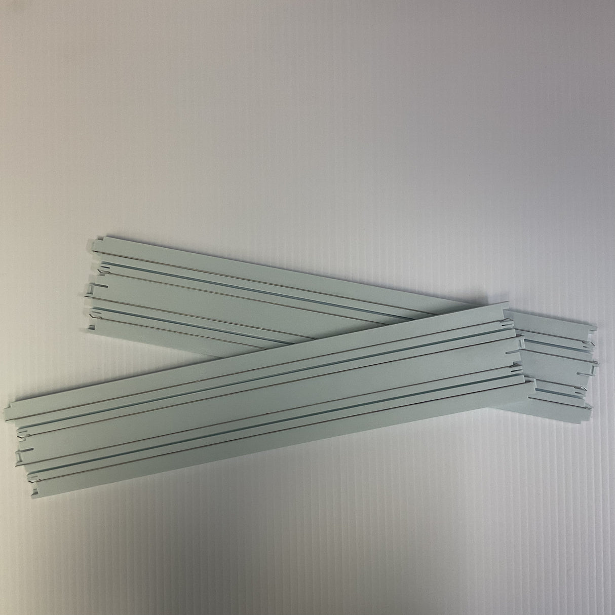 White Semi-Frozen Track - Variety | SRS339TO | Auto World