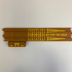 Dirt track section with "GO FOR THE GOLD" lettering and track connectors for Auto World H0046-D
