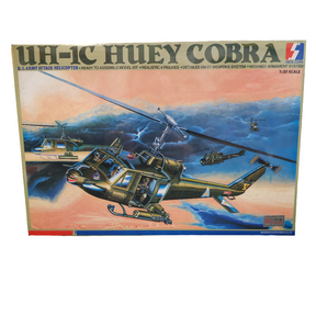 Model kit box art featuring a U.S. Army UH-1C Huey Cobra attack helicopter for Seminar Plastic Model CO Kit No-9000