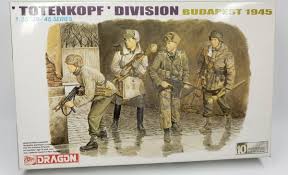 Soldiers in uniform stand in water, depicting a scene from Budapest 1945 for Dragon 6178
