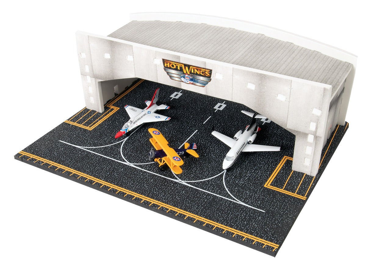 Taxi Way and Hangar | 16106 | HotWings