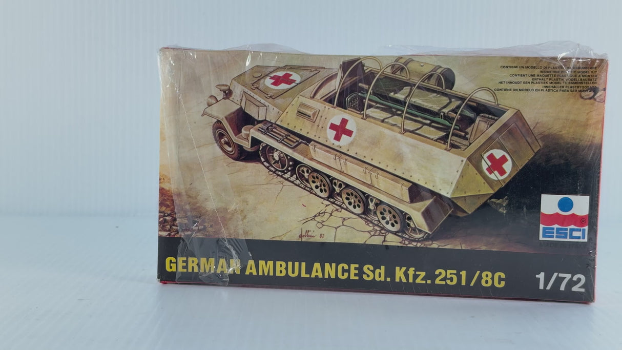 German Ambulance Sd. Kfz. 251/8C 1:72 | 002343080673 | Needs Brand Review