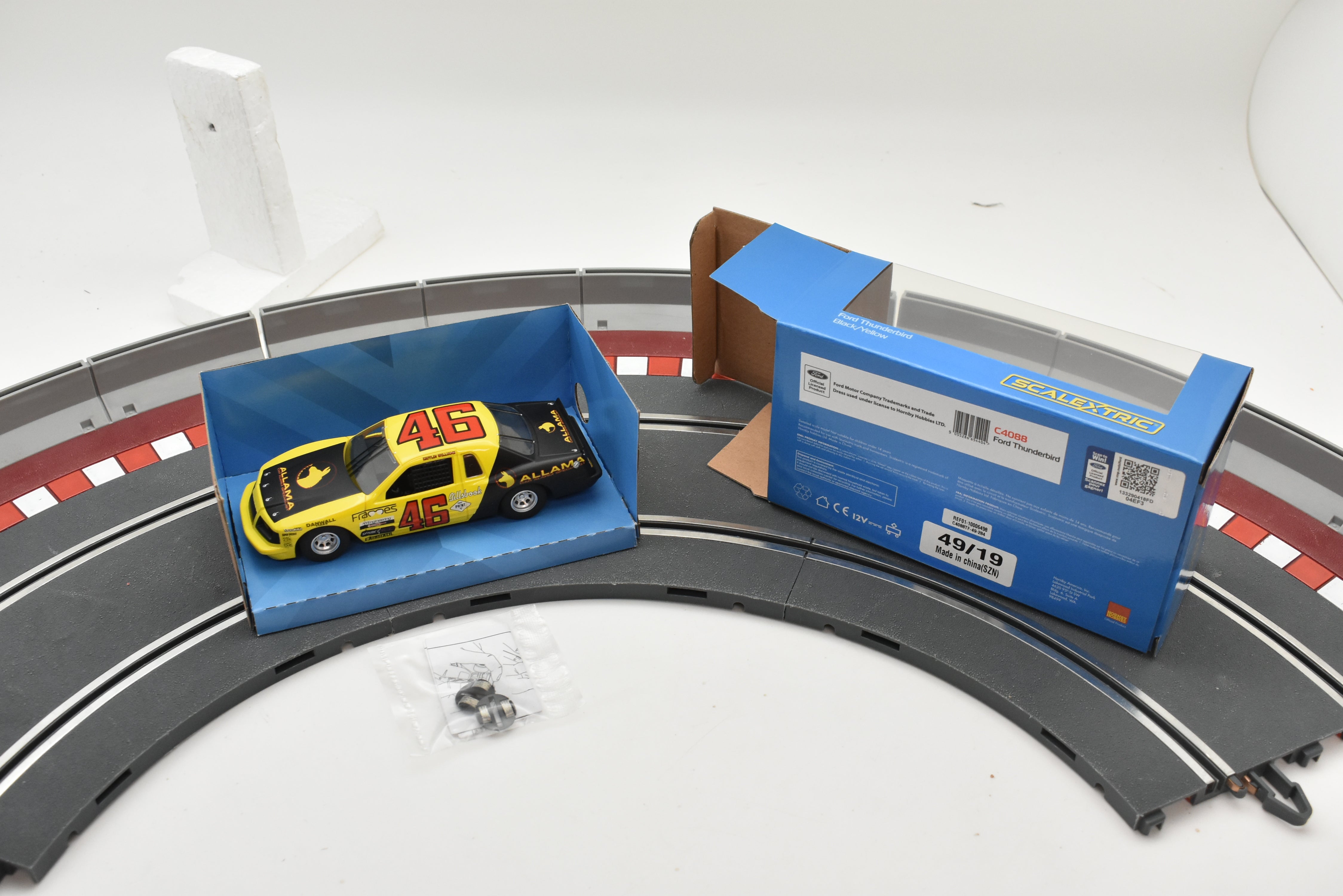 Ford Thunderbird Yellow Black No.46 | C4088 | Scalextric