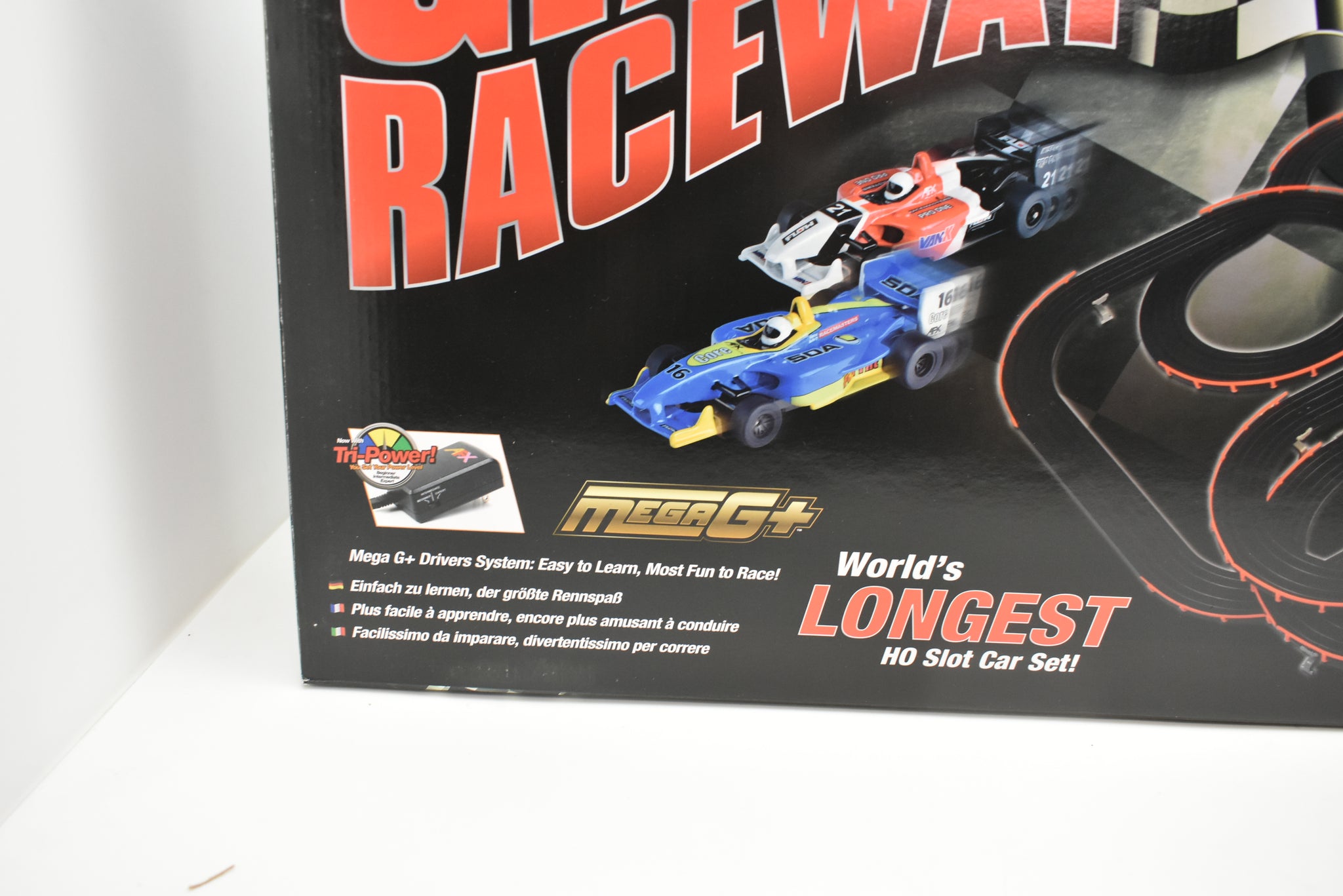 Tomy AFX Giant Raceway set #21005 with digital lap counter, shops 2 Mega G cars