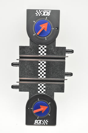 Lap counter track with two circular dials and connecting rails for SCX Compact SC-01.024