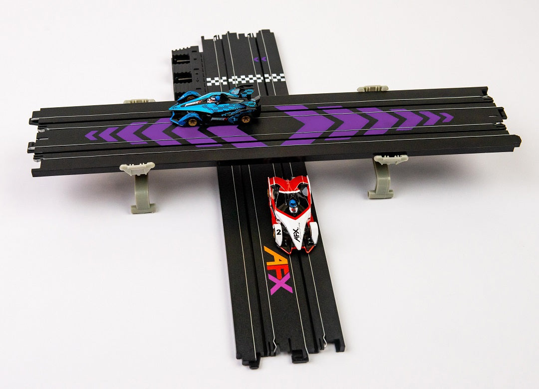 Infinity Racer Track Infinity Raceway Set | 22033 | AFX/Racemasters – ProTinkerToys.com
