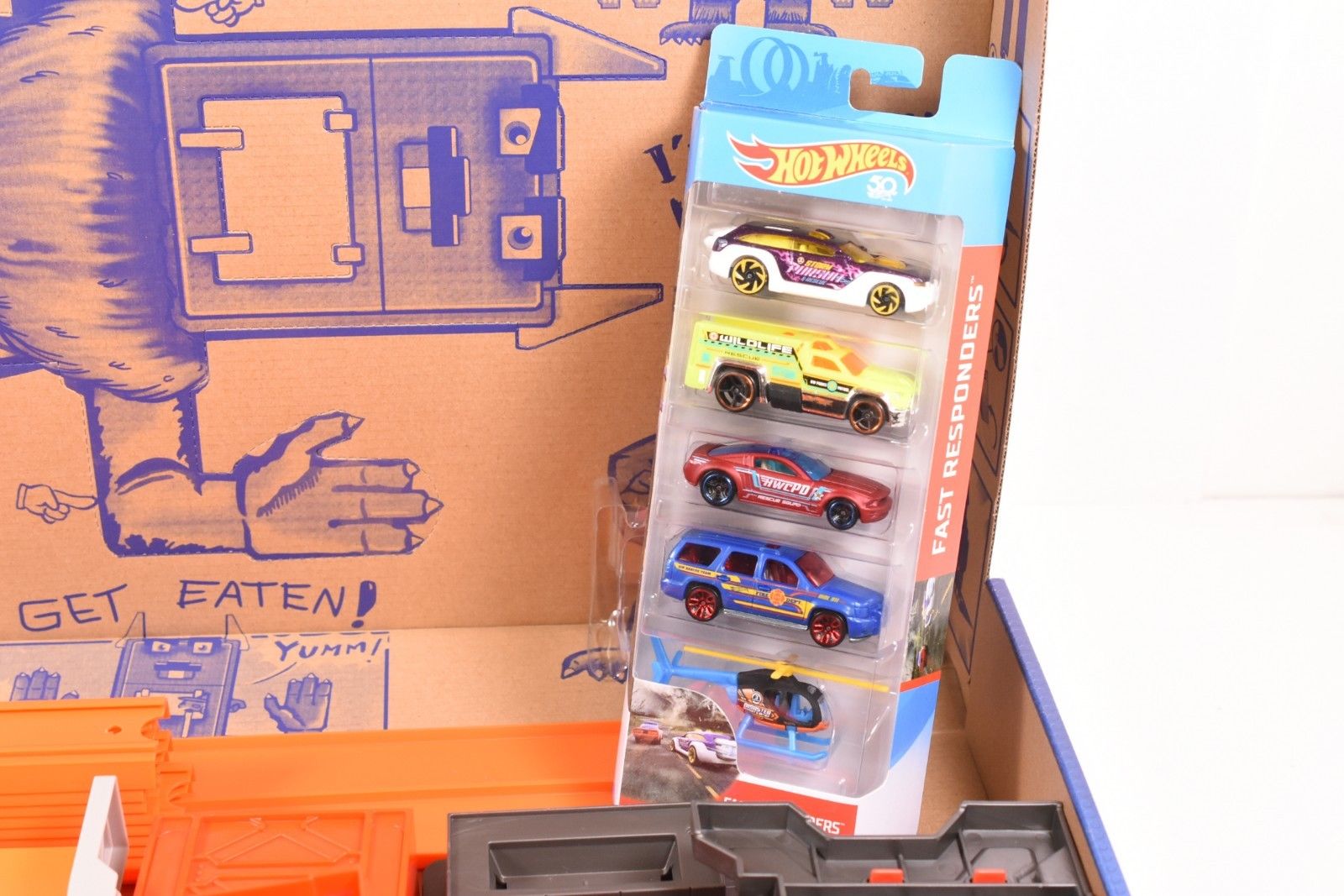 Stunt Bridge Kit - Hot Wheels Track Builder System Plus Free 5pack