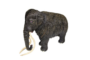 Diorama figure of a mammoth with long tusks for Mamejo MAJ35001