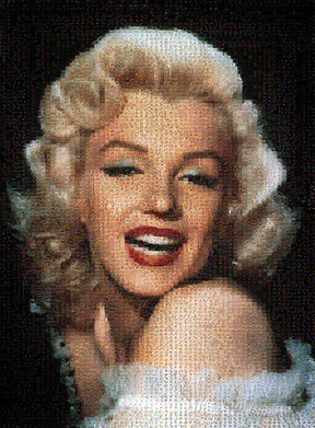 Marilyn Monroe smiling, blonde hair, classic portrait for Tomax TOM50-082
