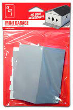Model kit parts for a mini garage, snap together, 1:64 scale for Auto World AMT1361