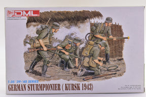 German soldiers in action, model kit box art for 1:35 scale for Dragon Model 6024