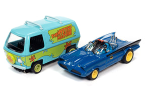 Scooby Doo Mystery Machine and a blue Batmobile toy car together for Auto World SRS338SC